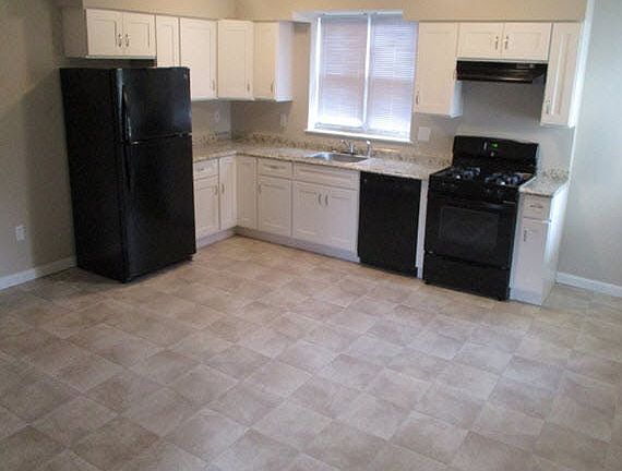 4th image of 224 Field Ave