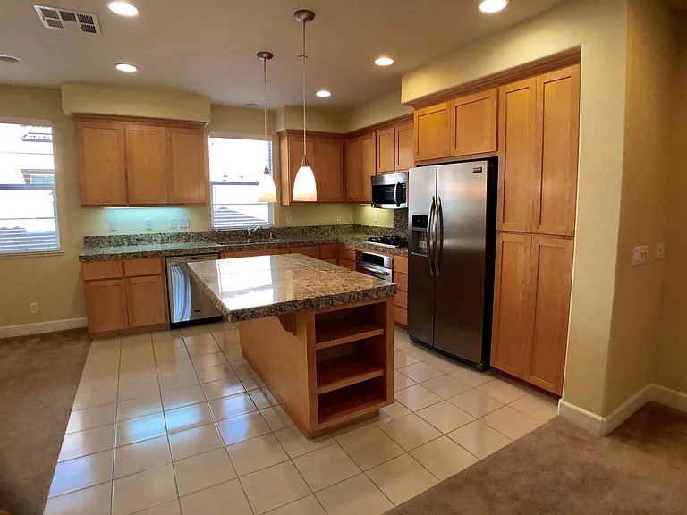 2113 Samaritan Dr — Photo 4