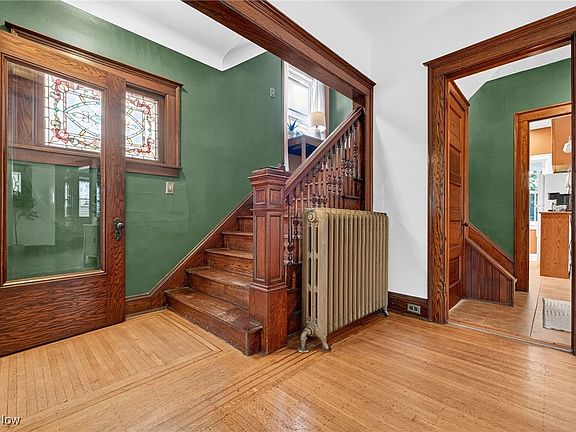 3rd image of 1465 Woodward Ave