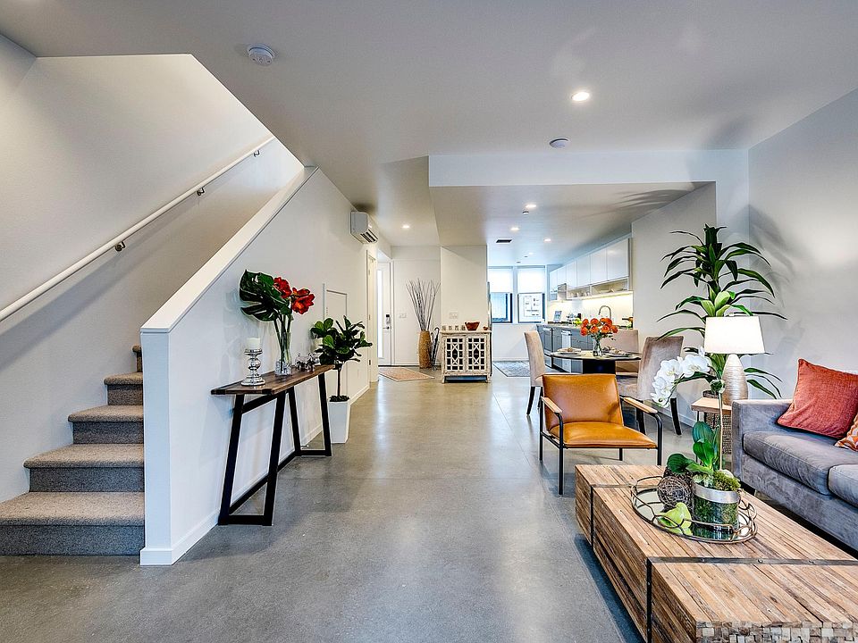 1st image of 519 Madrona Way NE #4