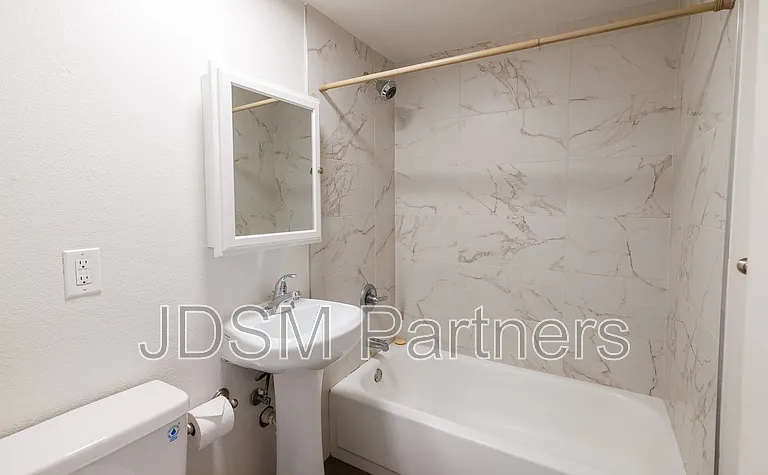 2455 Bryant St #6 — Photo 11