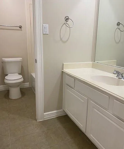 2811 Cresthollow Ln — Photo 14
