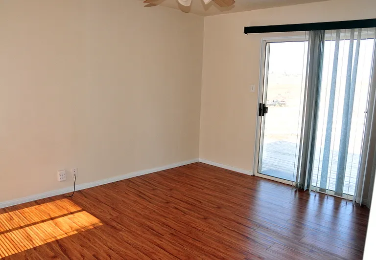 18836 Avenue C — Photo 26