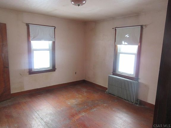 4th image of 193 W Carroll St