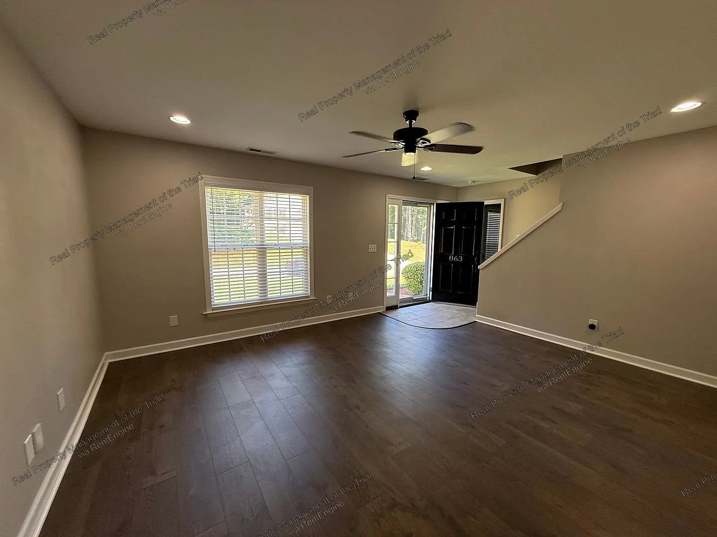 3 bed, 2.0 bath, 1389 sqft, $1,795 — Photo 2
