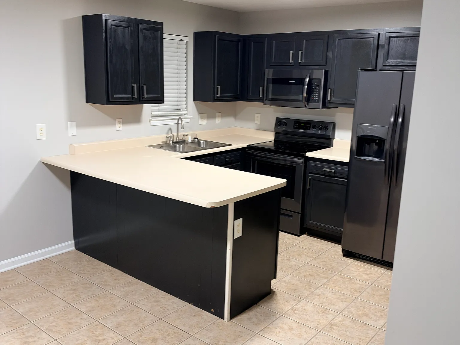 3 bed, 1573 sqft, $1,800 — Photo 4