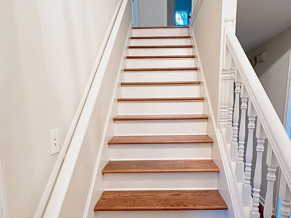 4th image of 5440 Pear Dr