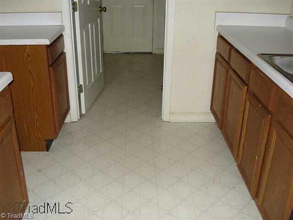 4th image of 2006 Lynette Dr #A