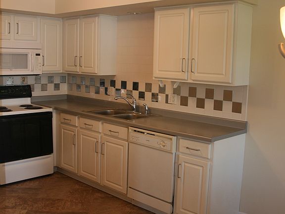 2112 #6 Kitchen Sink area2