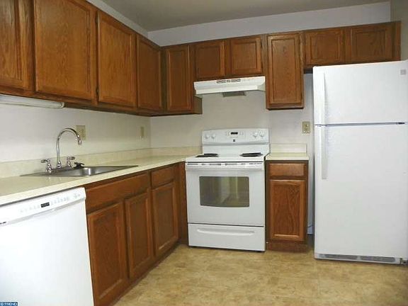4th image of 44 S Lansdowne Ave APT 1001