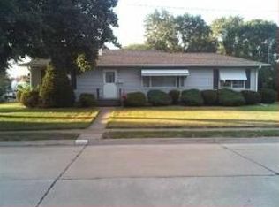 2024 W 38th St, Davenport, IA 52806