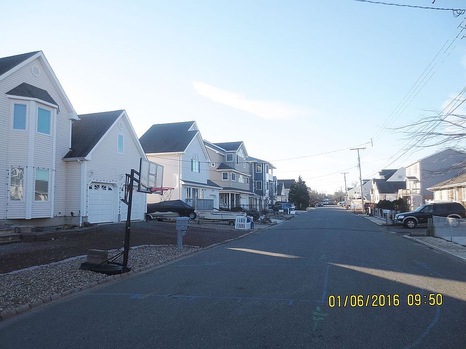 2nd image of 821 Sandpiper Dr