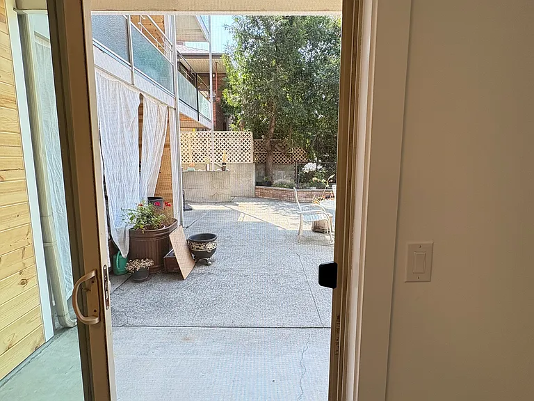 2345 Minor Ave E #3 — Photo 17