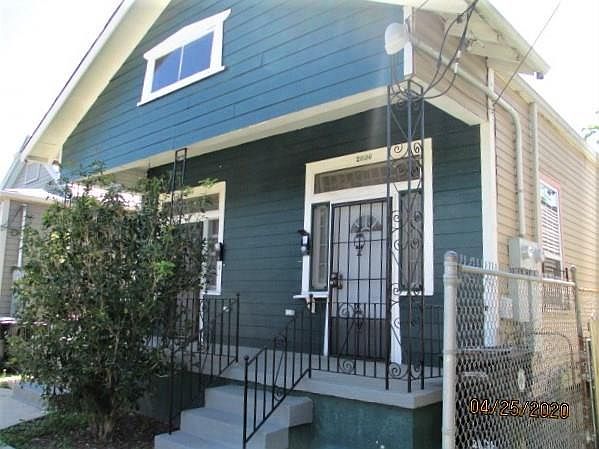 1st image of 2604-06 Valence St