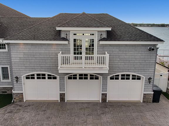4th image of 102 Point O Woods Dr