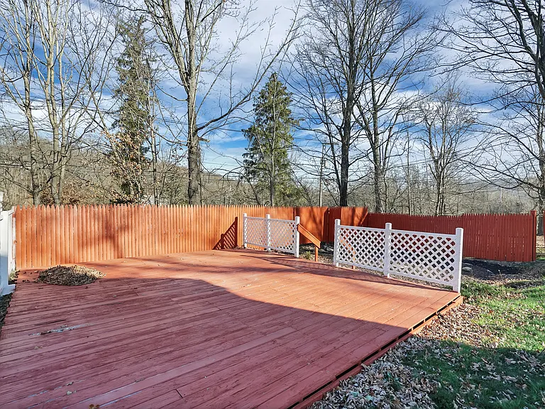 447 Clove Rd — Photo 25