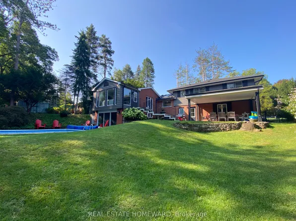 63 Cait Ct, Hamilton, ON L9G 1M3