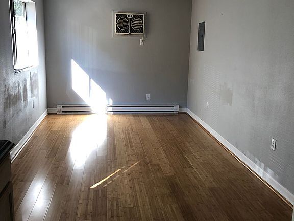 4th image of 4087 Flower St APT 6