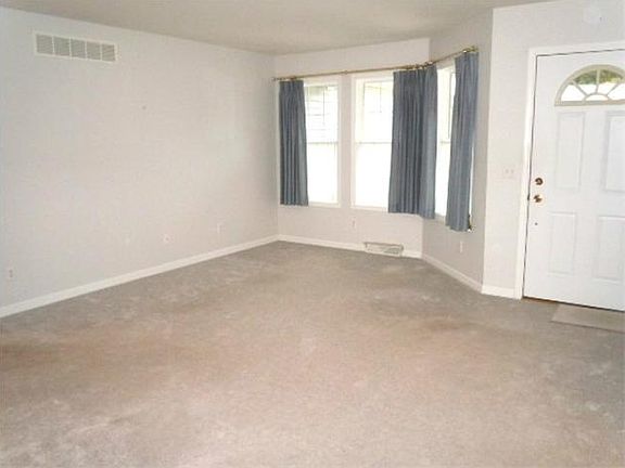 5th image of 101 Lavine St