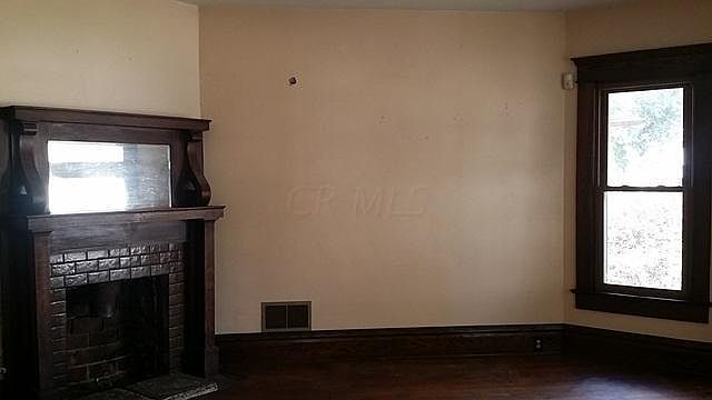 1st image of 467 Tuscarawas St