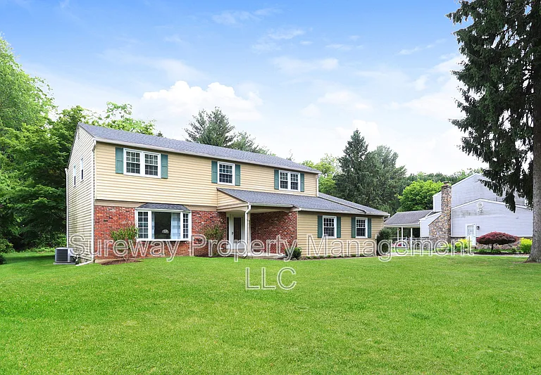 276 Highland Ave — Photo 2