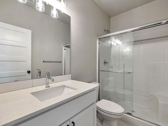 3rd image of 6818 43rd St NE