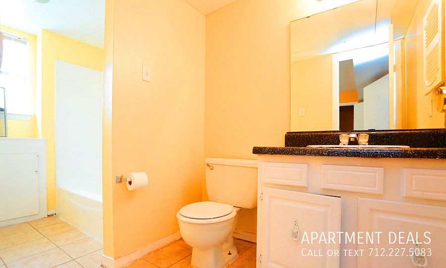 1st image of 1032 S 6th St #4083