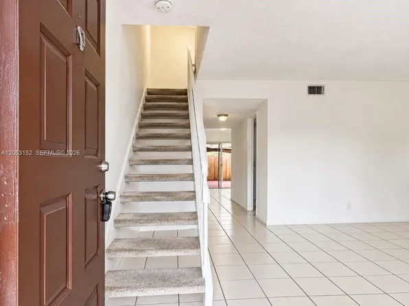 8261 NW 5th Ter APT 329, Miami, FL 33126