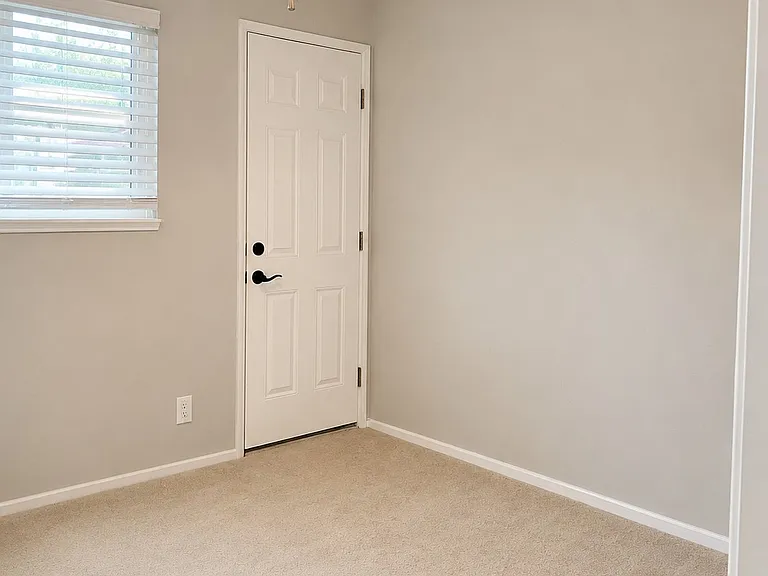 Wellsbury Apartment Homes — Photo 27