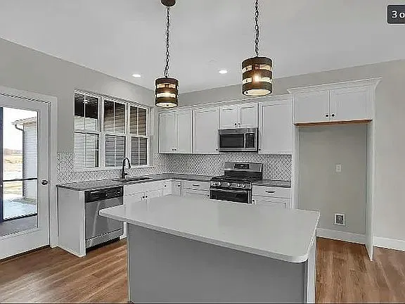 121 Despina Drive — Photo 3