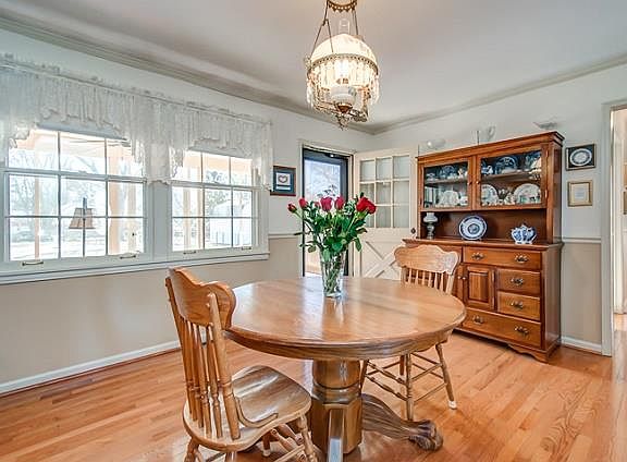 3rd image of 8026 Arbor Dr