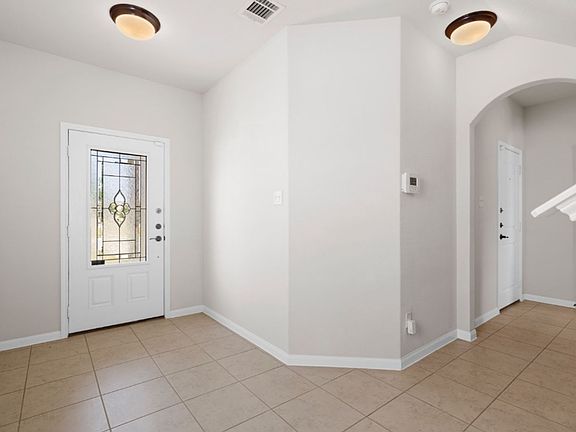 3rd image of 1725 Breanna Ln