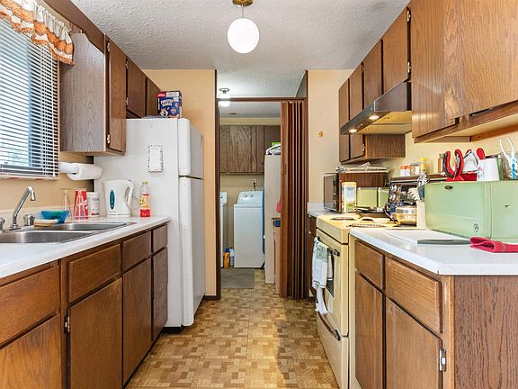 5th image of 63785 Old Yale Rd