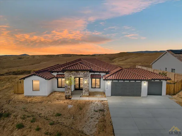 12118 Pendulum Dr, Bakersfield, CA 93306