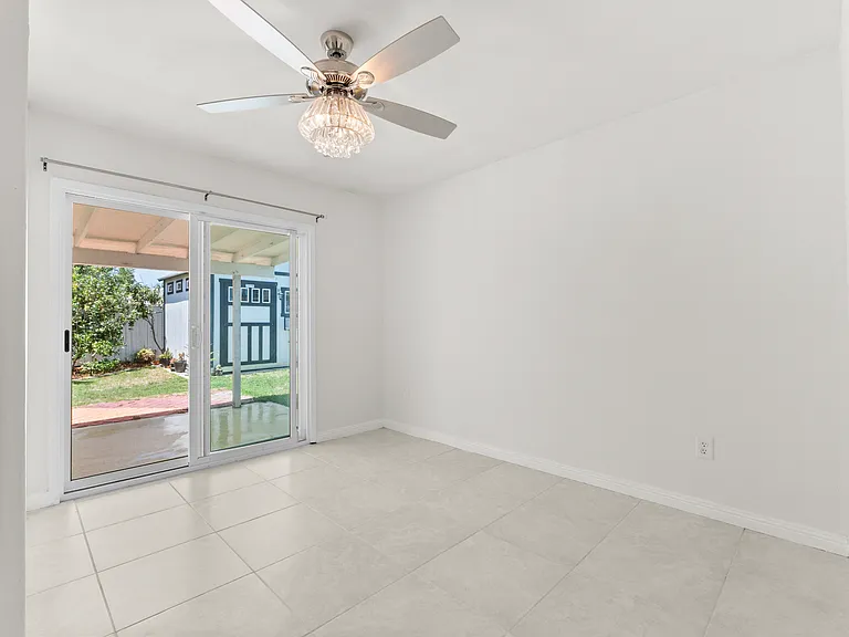262 Securidad St — Photo 15