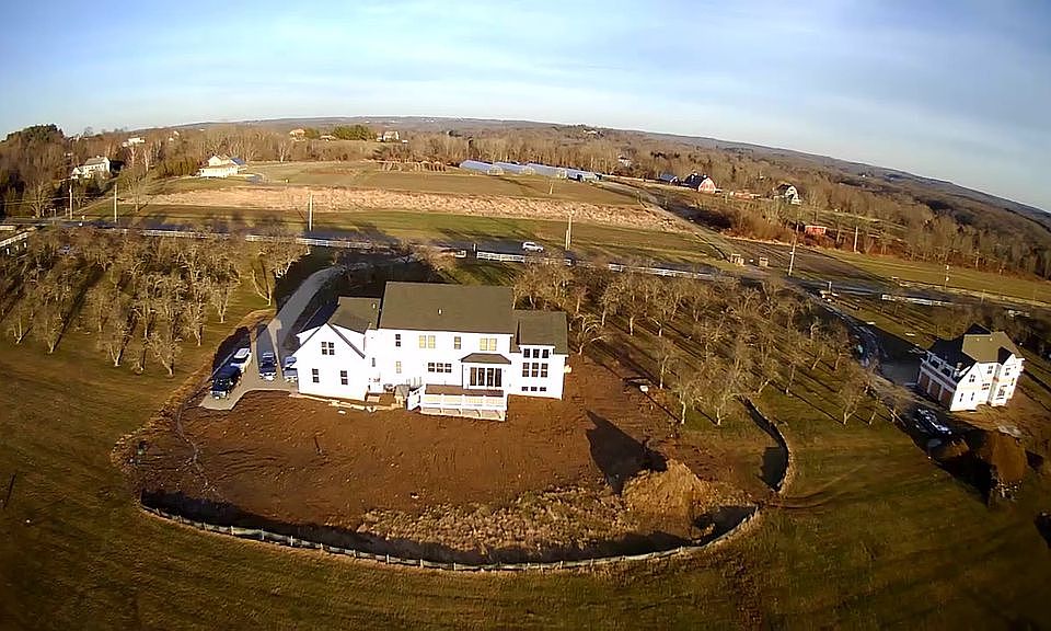 2nd image of 256 Old Mount Tom Rd