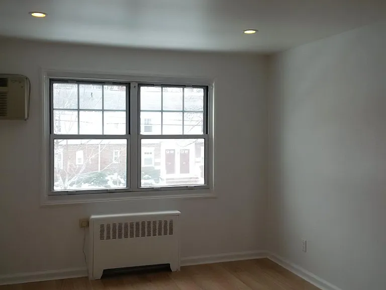148 Vanderburgh Ave #2 — Photo 5