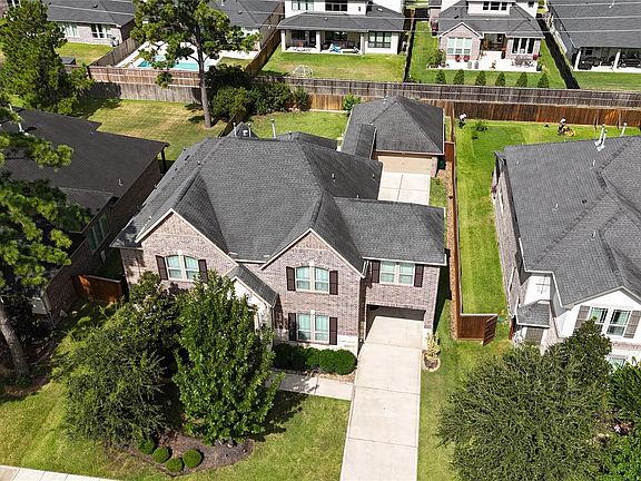 3rd image of 16411 Shumard Run Ln