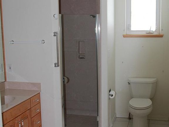 5th image of 601 Horse Thief Ln