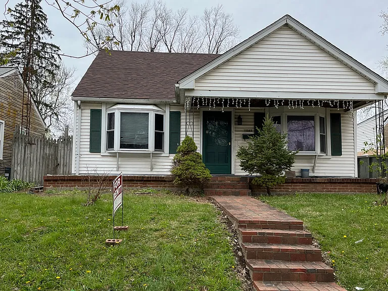1045 Meadow Ln — Photo 1