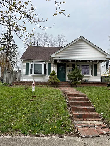 1045 Meadow Ln Photo 1