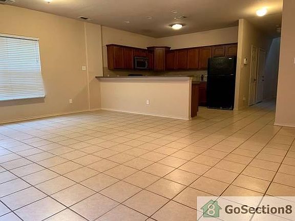 3rd image of 350 Woodgrove Dr #A