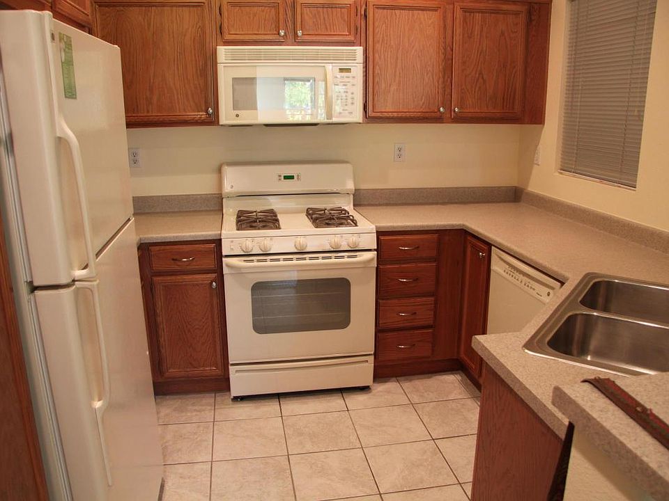 2nd image of 26408 Arboretum Way