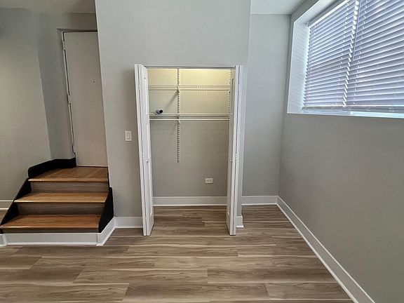 2nd image of 3927-29 N Southport Ave #3929