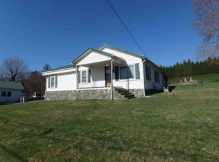 1909 Locust Pl SW, Lenoir, NC 28645