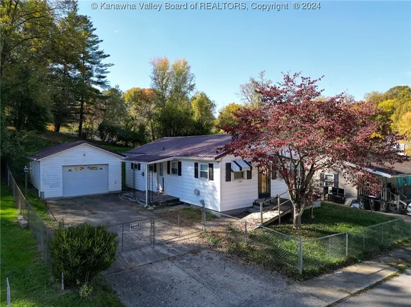 1211 26th St, Huntington, WV 25705