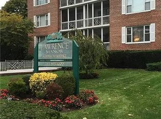 240 Central Ave APT 2F, Lawrence, NY 11559