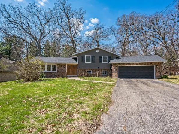 1211 Timberlane Dr, Sterling, IL 61081