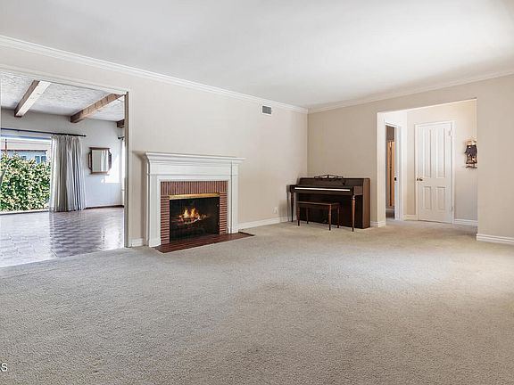 5th image of 17835 Tarzana St