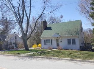66 Roxborough Rd, Newmarket, ON L3Y3L2
